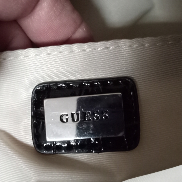 Guess crocodile embossed PVC Vinyl black tote w/shoulder straps clean interior - Picture 4 of 16